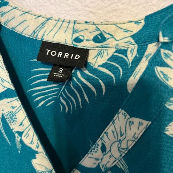 Torrid tropical floral V neck blouse size 3 - Picture 2 of 4